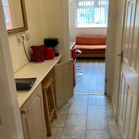 Harman Self-catering Free Wifi & Parking דירה *