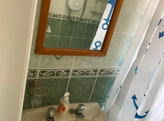 Harman Self-catering Free Wifi & Parking Apartment