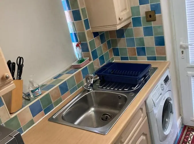 Harman Self-catering Free Wifi & Parking Apartment Leeds (West Yorkshire)