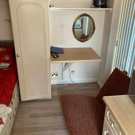 Harman Self-catering Free Wifi & Parking Apartment
