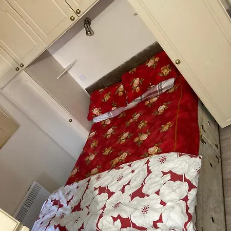 Harman Self-catering Free Wifi & Parking