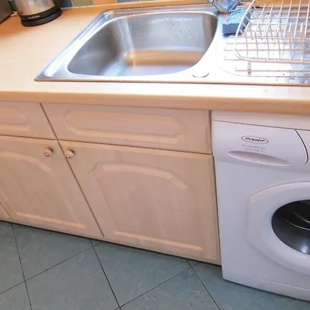 Harman Self-catering Free Wifi & Parking Apartment Leeds (West Yorkshire)