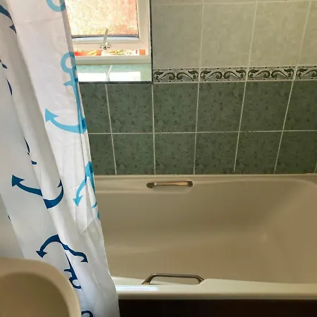 Harman Self-catering Free Wifi & Parking *