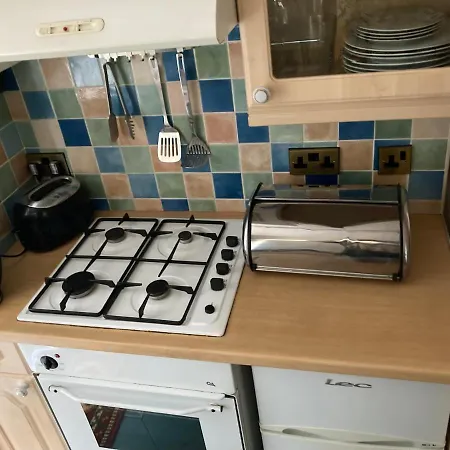 Harman Self-catering Free Wifi & Parking * Leeds (West Yorkshire)