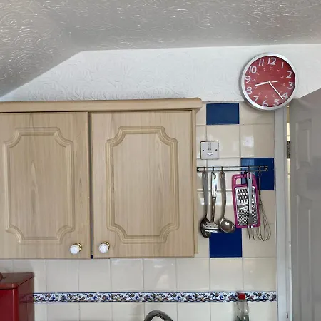 Harman Self-catering Free Wifi & Parking * Leeds (West Yorkshire)